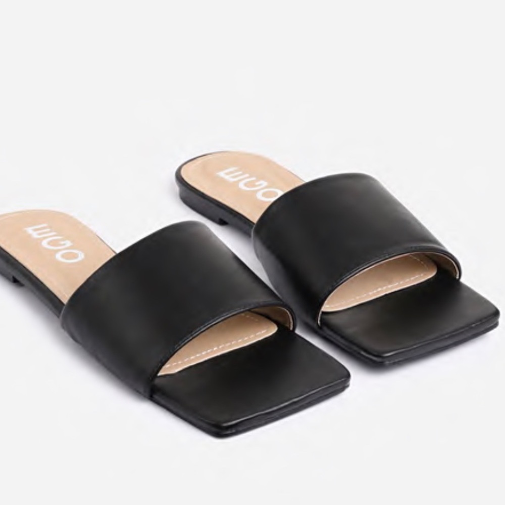 Black slippers